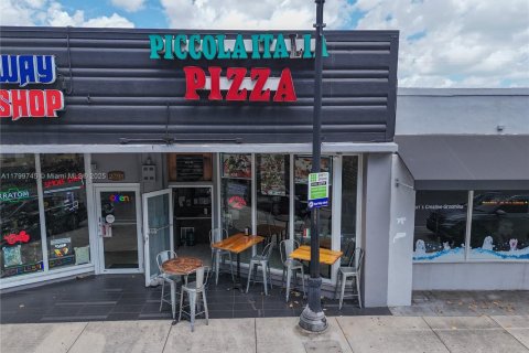 Commercial property in Miami, Florida № 1980576 - photo 7