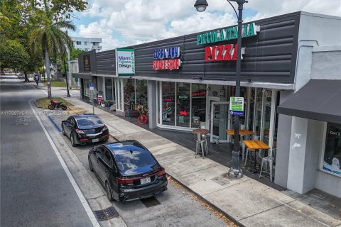 Commercial property in Miami, Florida № 1980576 - photo 5