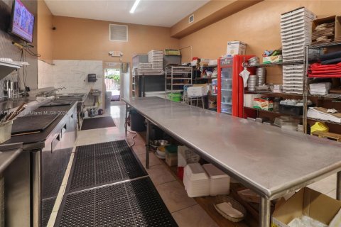 Commercial property in Miami, Florida № 1980576 - photo 23