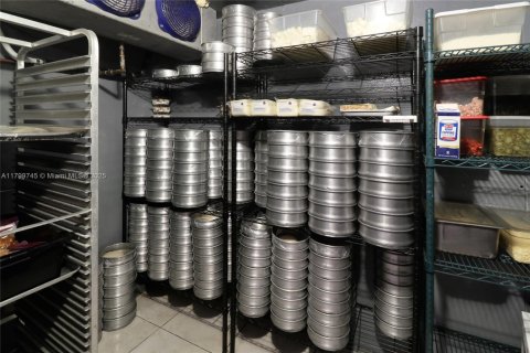 Commercial property in Miami, Florida № 1980576 - photo 30