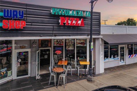 Commercial property in Miami, Florida № 1980576 - photo 2