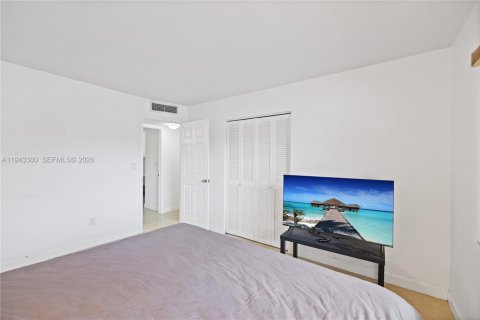 Купить кондоминиум в Майами, Флорида 2 спальни, 107.4м2, № 2002300 - фото 20