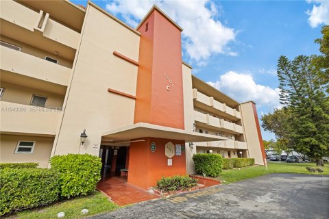 Купить кондоминиум в Майами, Флорида 2 спальни, 107.4м2, № 2002300 - фото 28