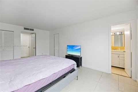 Купить кондоминиум в Майами, Флорида 2 спальни, 107.4м2, № 2002300 - фото 15