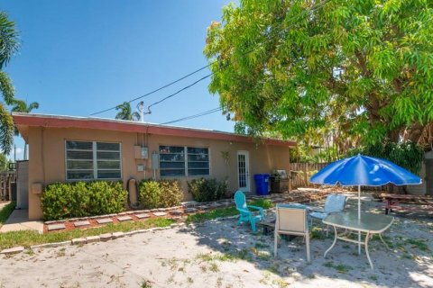House in Pompano Beach, Florida 3 bedrooms, 167.22 sq.m. № 1186963 - photo 1