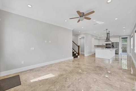 House in Sarasota, Florida 4 bedrooms, 263.47 sq.m. № 1618853 - photo 5