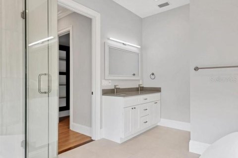 House in Sarasota, Florida 4 bedrooms, 263.47 sq.m. № 1618853 - photo 26