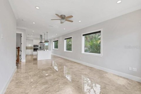 House in Sarasota, Florida 4 bedrooms, 263.47 sq.m. № 1618853 - photo 4