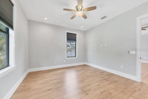 House in Sarasota, Florida 4 bedrooms, 263.47 sq.m. № 1618853 - photo 29