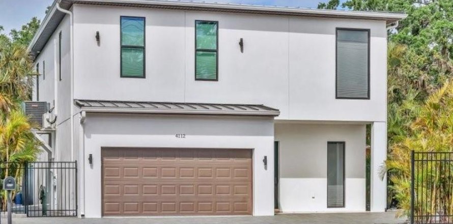 House in Sarasota, Florida 4 bedrooms, 263.47 sq.m. № 1618853