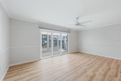 Townhouse in Englewood, Florida 3 bedrooms, 140.84 sq.m. № 2196278 - photo 18