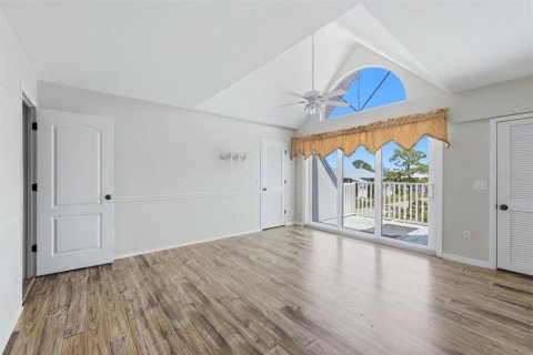 Townhouse in Englewood, Florida 3 bedrooms, 140.84 sq.m. № 2196278 - photo 30