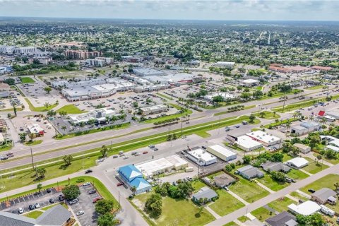 Commercial property in Port Charlotte, Florida 731.14 sq.m. № 2204594 - photo 4