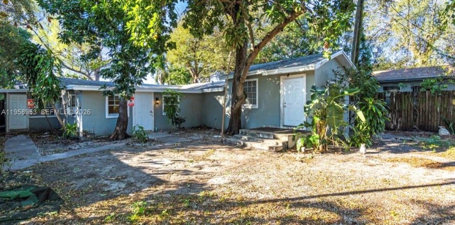 Villa ou maison à Miami, Floride 4 chambres, 139.82 m2 № 2024008