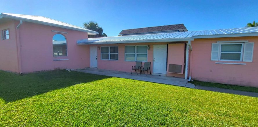 Apartment in St. Lucie, Florida 2 bedrooms, 92.9 sq.m. № 2153669