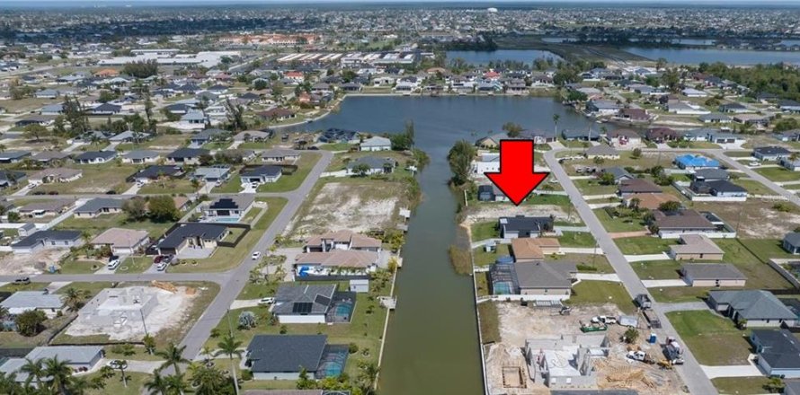 Terreno en Cape Coral, Florida № 1751548