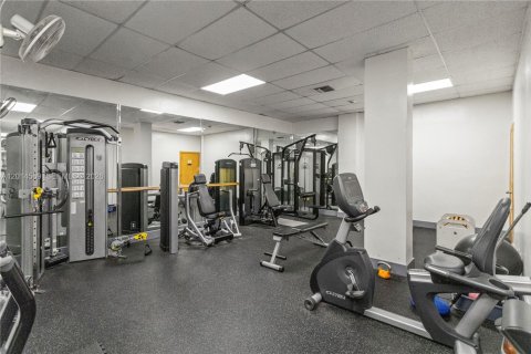 Copropriété à vendre à Hollywood, Floride: 2 chambres, 123.84 m2 № 2076520 - photo 15