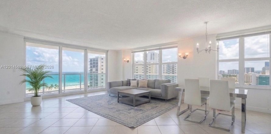 Condo à Hollywood, Floride, 2 chambres  № 2076520