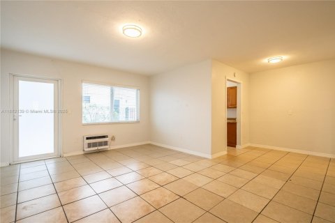 Appartement à louer à Miami Beach, Floride: 1 chambre, 60.39 m2 № 1920284 - photo 3