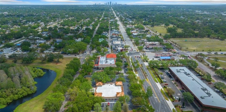 Коммерческая недвижимость в Сент-Питерсберг, Флорида 510.96м2 № 1657317