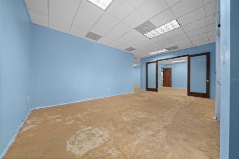 Propiedad comercial en alquiler en Saint Petersburg, Florida, 510.96 m2 № 1657317 - foto 8