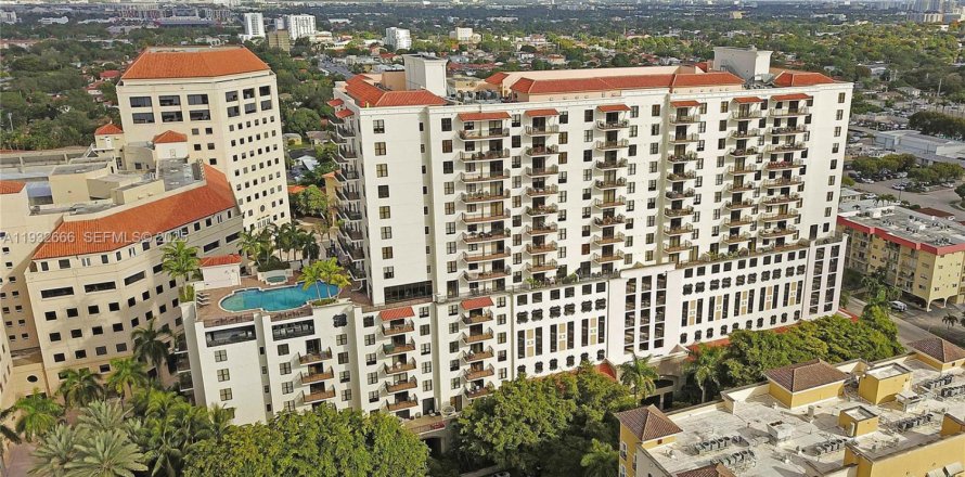 Condominio en Coral Gables, Florida, 2 dormitorios  № 1992355
