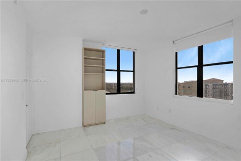 Condominio en venta en Coral Gables, Florida, 2 dormitorios, 104.61 m2 № 1992355 - foto 17