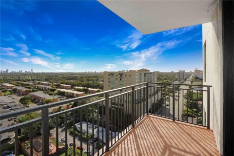 Condominio en venta en Coral Gables, Florida, 2 dormitorios, 104.61 m2 № 1992355 - foto 16