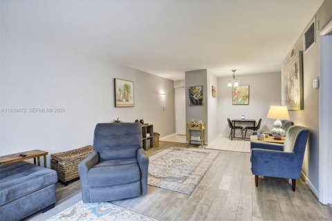 Купить кондоминиум в Уилтон-Мэнорс, Флорида 1 спальня, 69.68м2, № 1997447 - фото 4