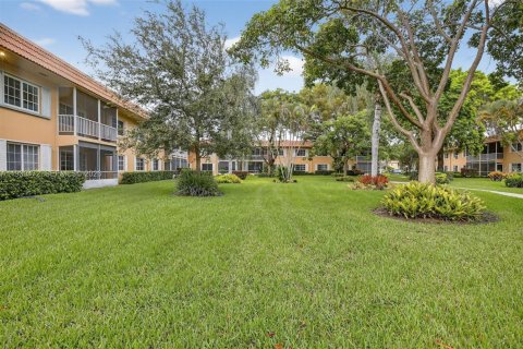 Купить кондоминиум в Уилтон-Мэнорс, Флорида 1 спальня, 69.68м2, № 1997447 - фото 23