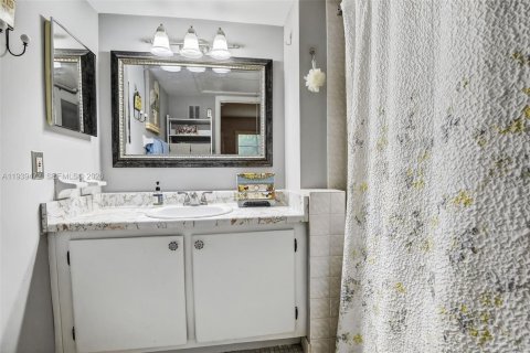 Купить кондоминиум в Уилтон-Мэнорс, Флорида 1 спальня, 69.68м2, № 1997447 - фото 18