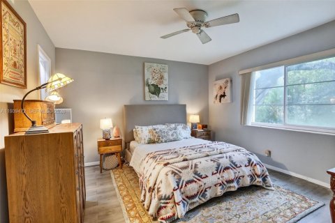 Купить кондоминиум в Уилтон-Мэнорс, Флорида 1 спальня, 69.68м2, № 1997447 - фото 13