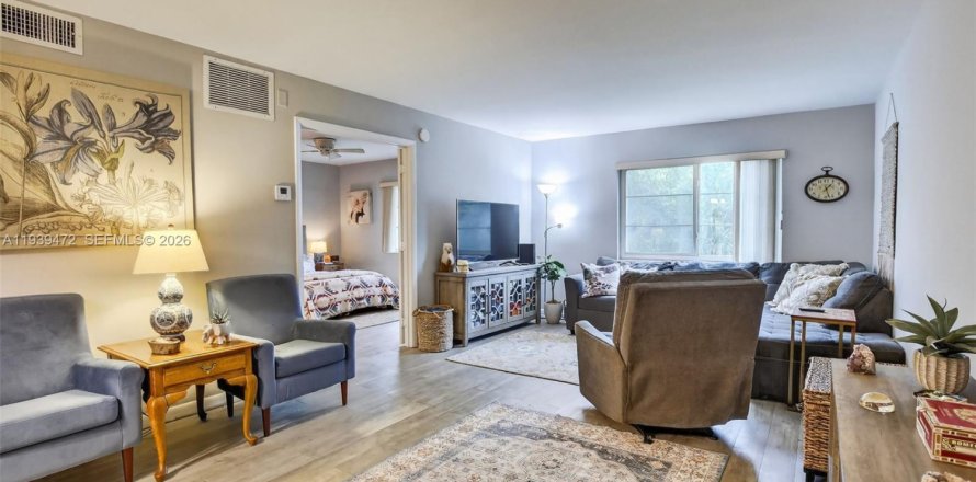 Кондоминиум с 1 спальней в Уилтон-Мэнорс, Флорида № 1997447