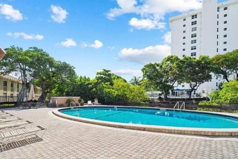 Купить кондоминиум в Уилтон-Мэнорс, Флорида 1 спальня, 69.68м2, № 1997447 - фото 29