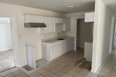 Villa ou maison à louer à St. Lucie, Floride: 3 chambres, 93.65 m2 № 2147108 - photo 15
