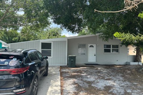 Villa ou maison à louer à St. Lucie, Floride: 3 chambres, 93.65 m2 № 2147108 - photo 2