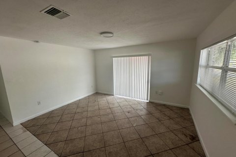Villa ou maison à louer à St. Lucie, Floride: 3 chambres, 93.65 m2 № 2147108 - photo 9