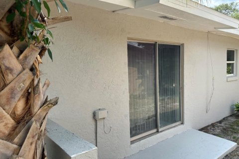 Villa ou maison à louer à St. Lucie, Floride: 3 chambres, 93.65 m2 № 2147108 - photo 5