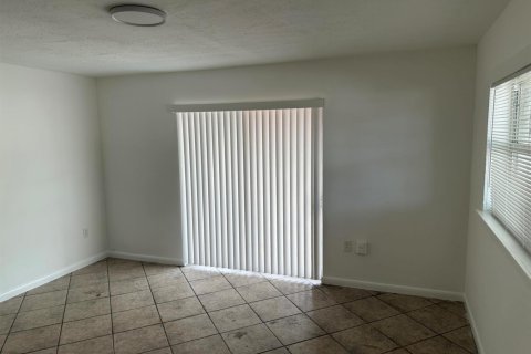 Villa ou maison à louer à St. Lucie, Floride: 3 chambres, 93.65 m2 № 2147108 - photo 11
