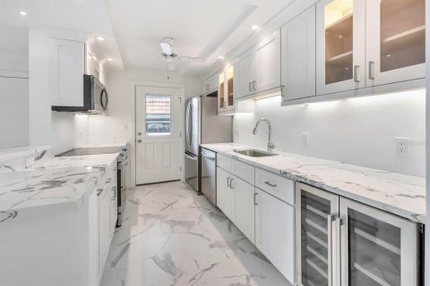Copropriété à vendre à Naples, Floride: 2 chambres, 133.13 m2 № 2297146 - photo 17