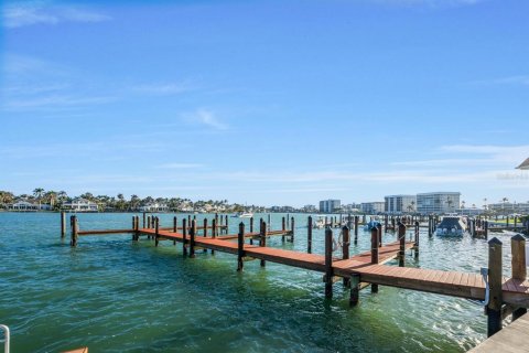 Copropriété à vendre à Naples, Floride: 2 chambres, 133.13 m2 № 2297146 - photo 3