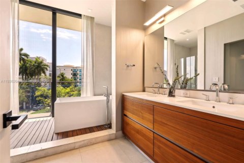 Купить кондоминиум в Майами, Флорида 3 спальни, 238.67м2, № 1994651 - фото 25