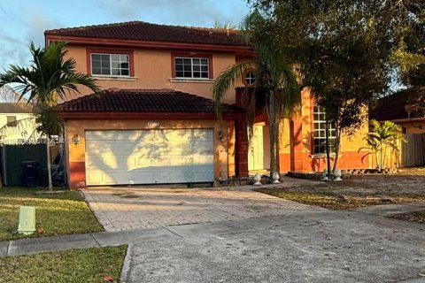 Villa ou maison à Miami, Floride 4 chambres, 235.51 m2 № 2055377