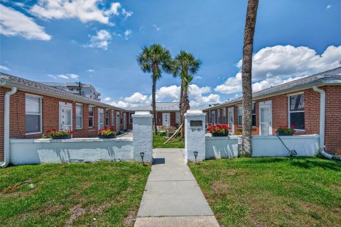 Condo in Venice, Florida, 1 bedroom № 2226589 - photo 27