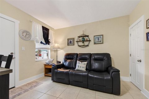 Condo in Venice, Florida, 1 bedroom № 2226589 - photo 7