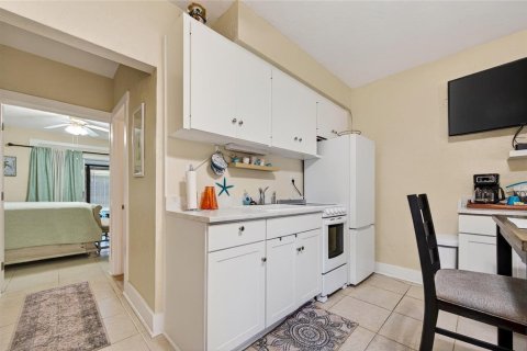 Condo in Venice, Florida, 1 bedroom № 2226589 - photo 6