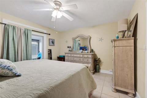 Condo in Venice, Florida, 1 bedroom № 2226589 - photo 18