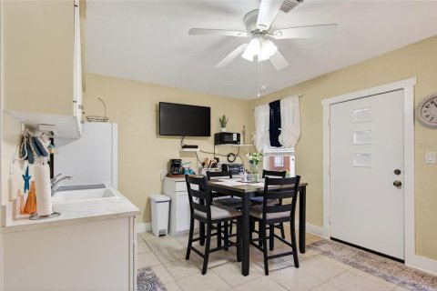 Condo in Venice, Florida, 1 bedroom № 2226589 - photo 5