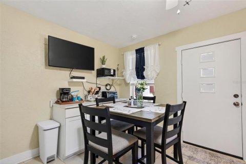 Condo in Venice, Florida, 1 bedroom № 2226589 - photo 9