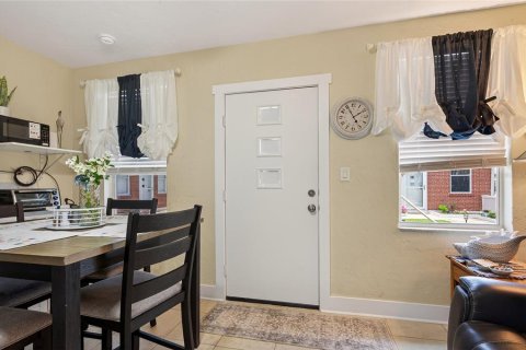 Condo in Venice, Florida, 1 bedroom № 2226589 - photo 4